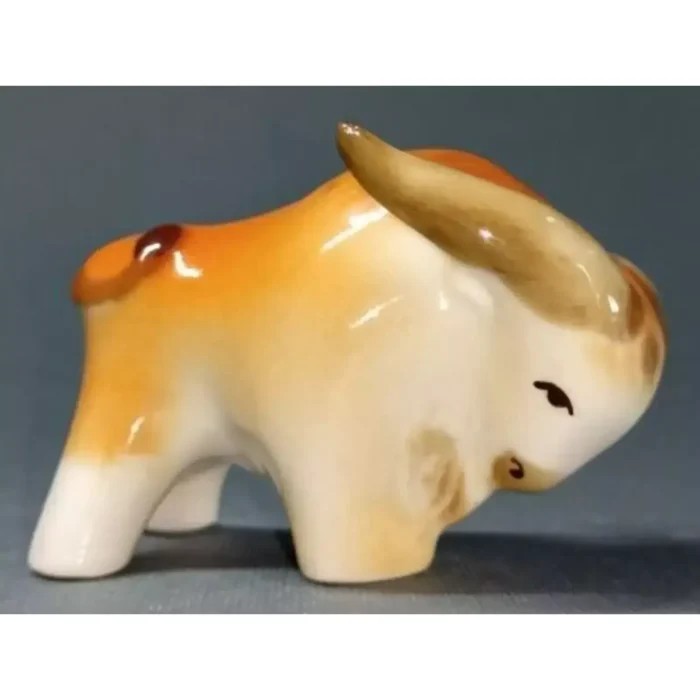 Hand-Painted Porcelain Bull Figurine by LFZ - Exquisite Animalistic Sculpture