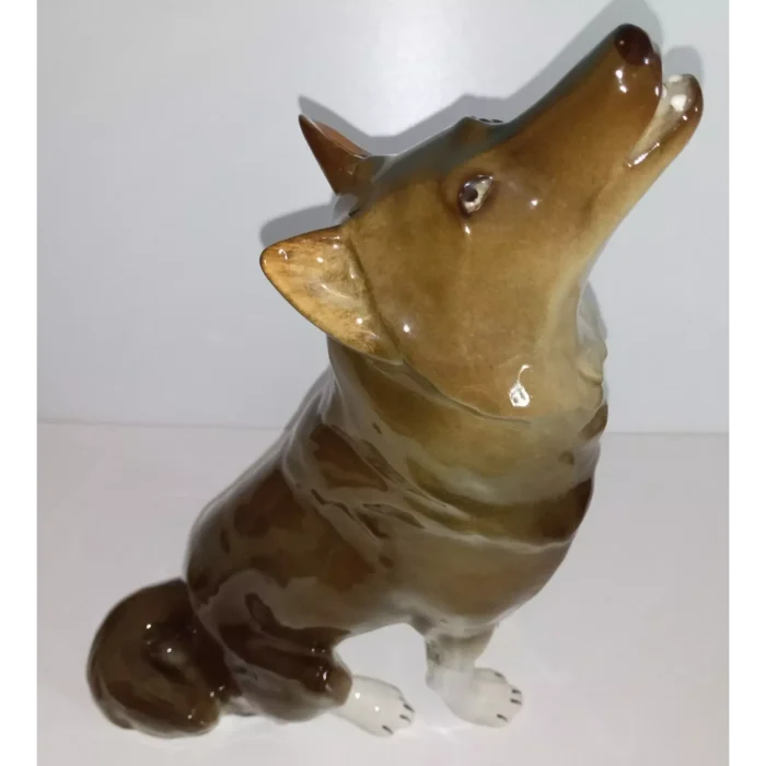 Sitting wolf sculpture (height 30 cm) Lomonosov