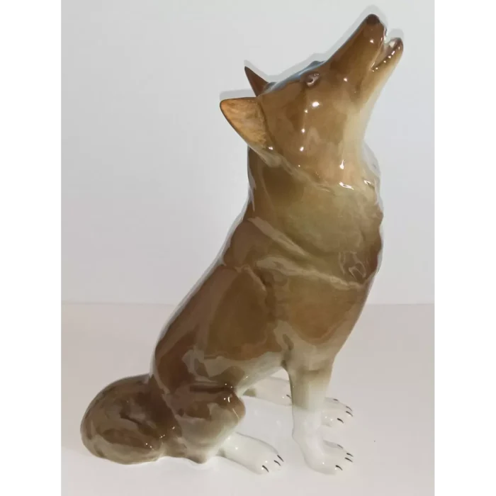 Sitting wolf sculpture (height 30 cm) Lomonosov